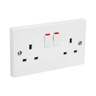 Switched Socket White 2 Gang 13A