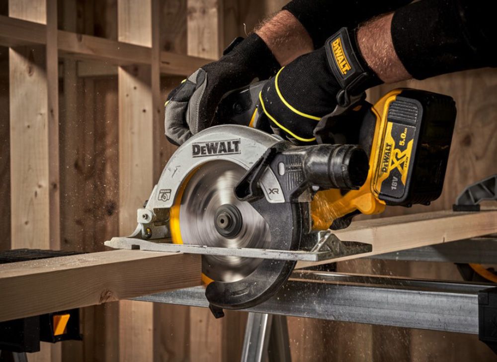 Brushless Circular Dewalt Circular Saw 18v Blade DeWalt DCS570N